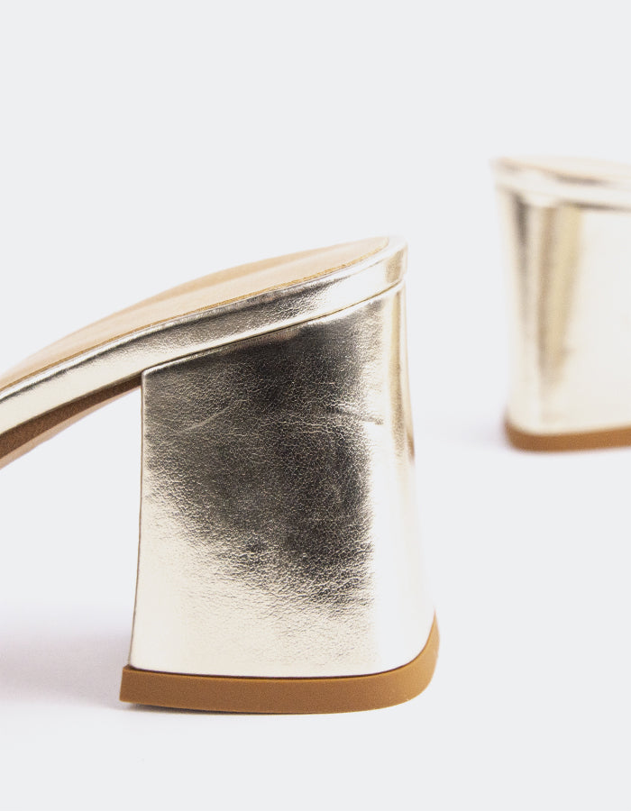 L'intervalle Egaleo Or Métal Or