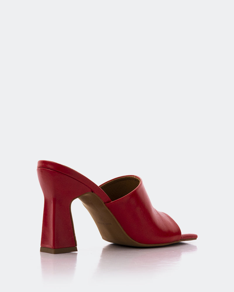 L'intervalle Emery Rouge Cuir Rouge
