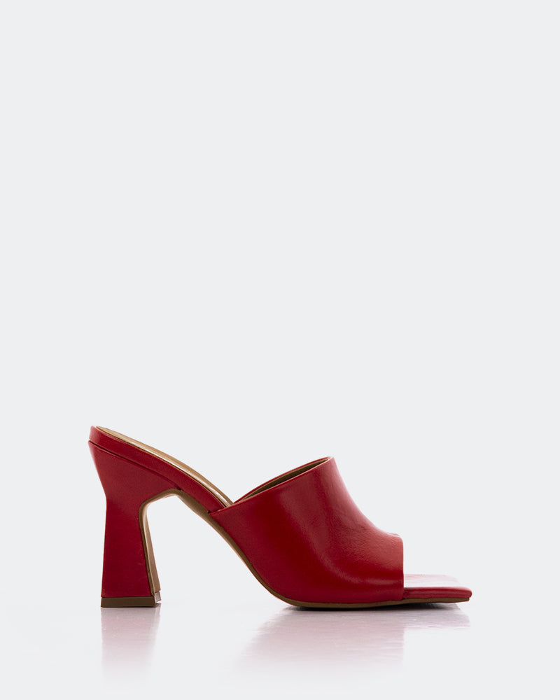 l'intervalle Emery Rouge Cuir Rouge