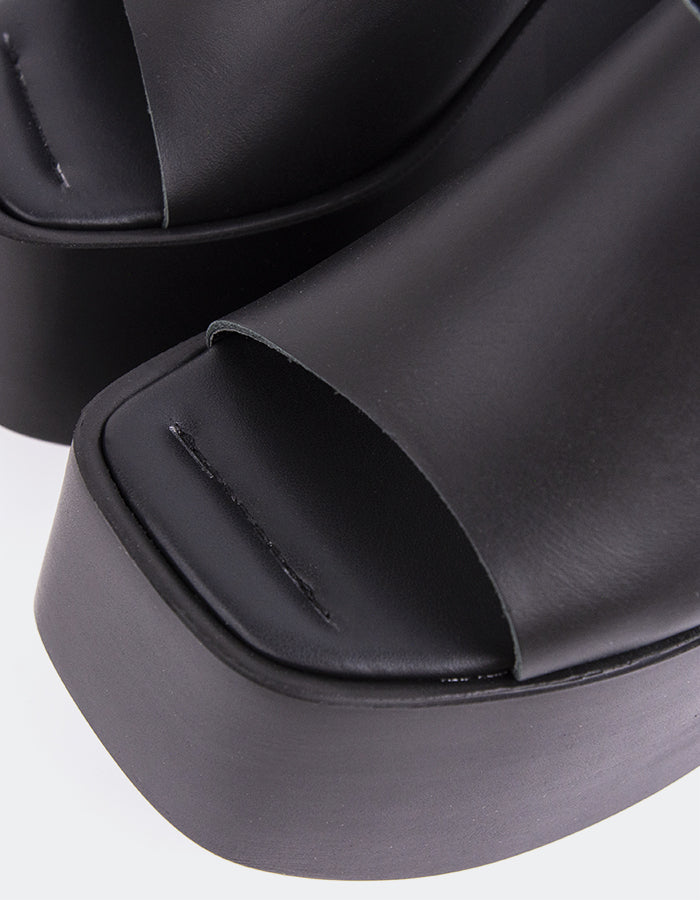 L'intervalle Fidèle Noir Cuir Noir