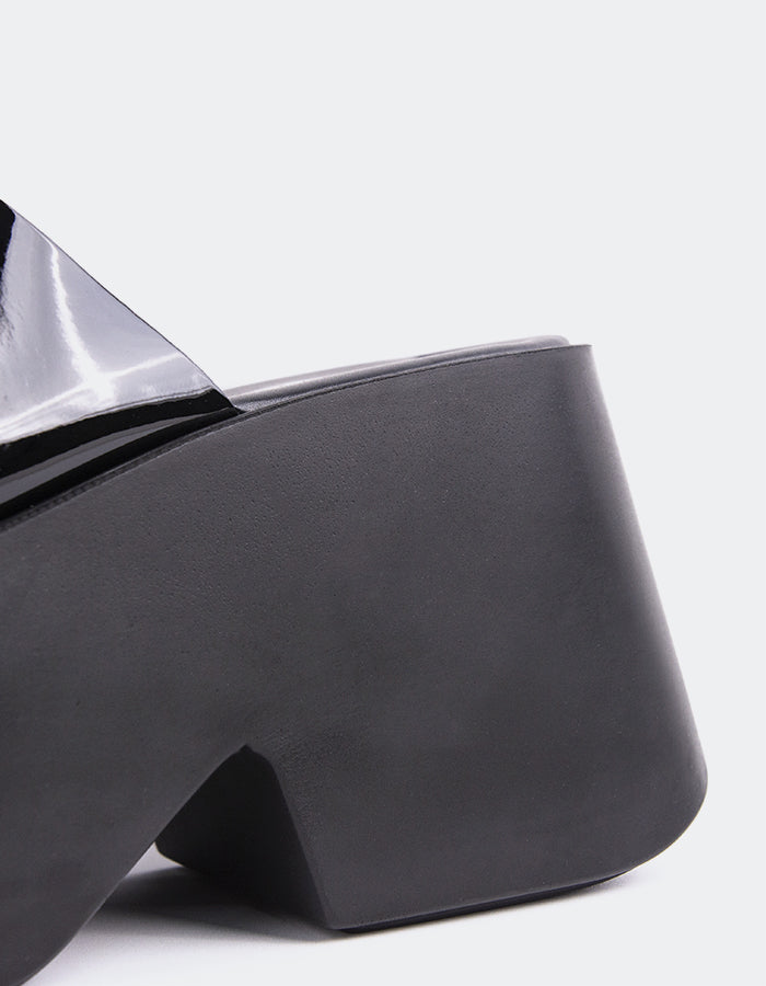 L'intervalle Fidèle Noir Verni Noir