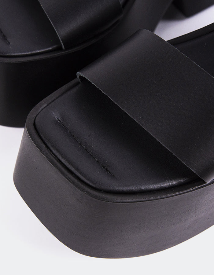 L'intervalle Gentil Noir Cuir Noir