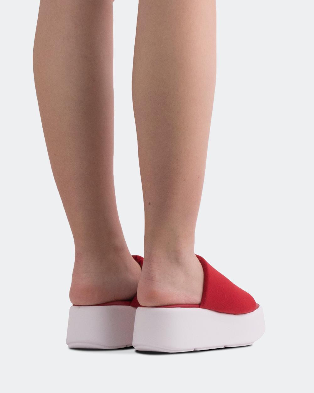 L'intervalle Harlow Rouge Puff Rouge