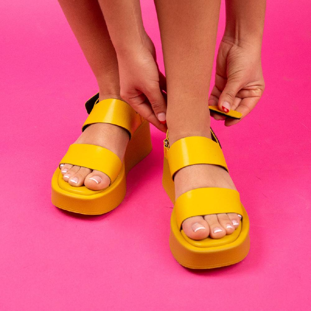 L'intervalle Hayati Jaune Cuir Jaune