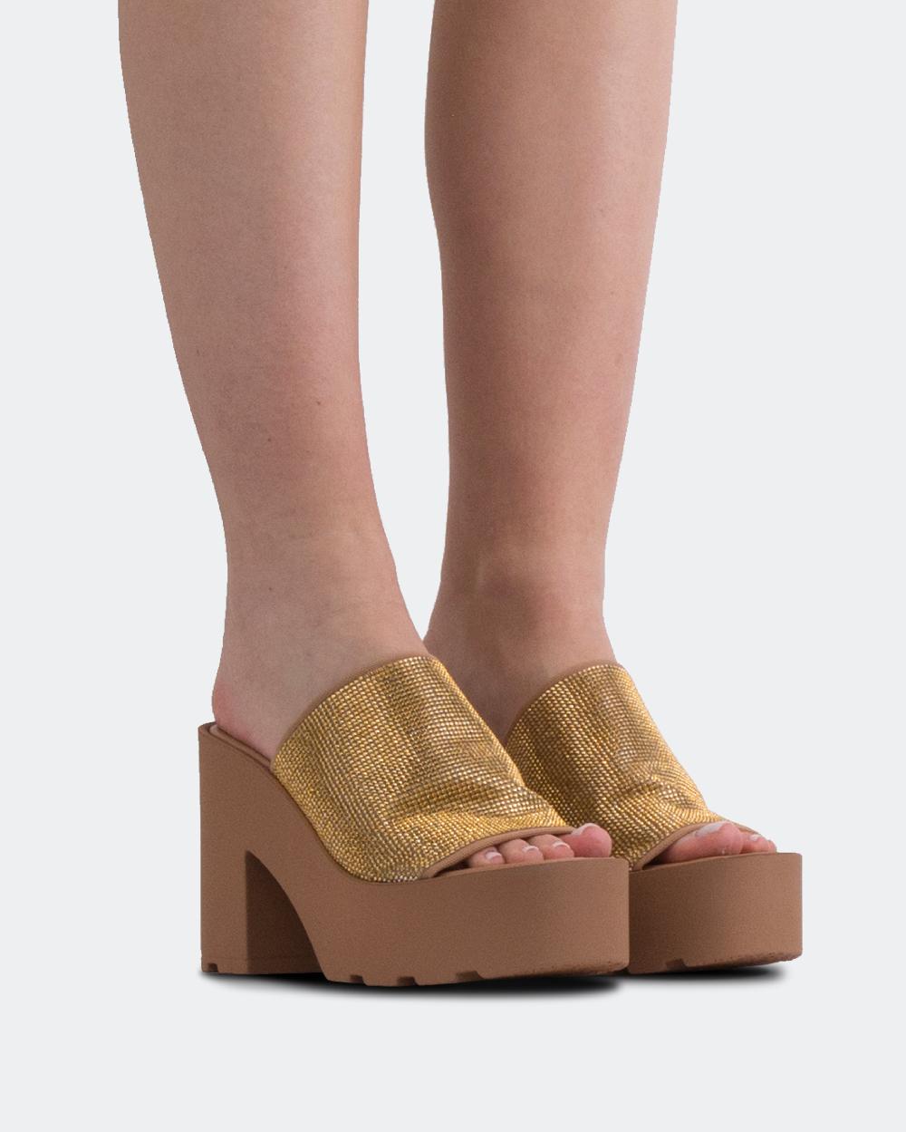 L'intervalle Hutton Nu Strass Nu