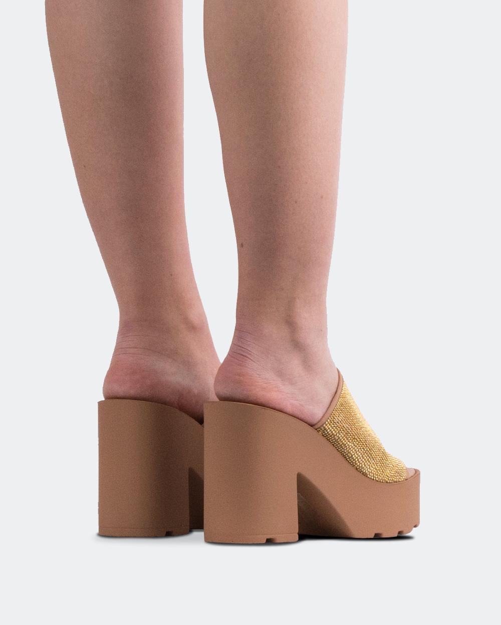 L'intervalle Hutton Nu Strass Nu