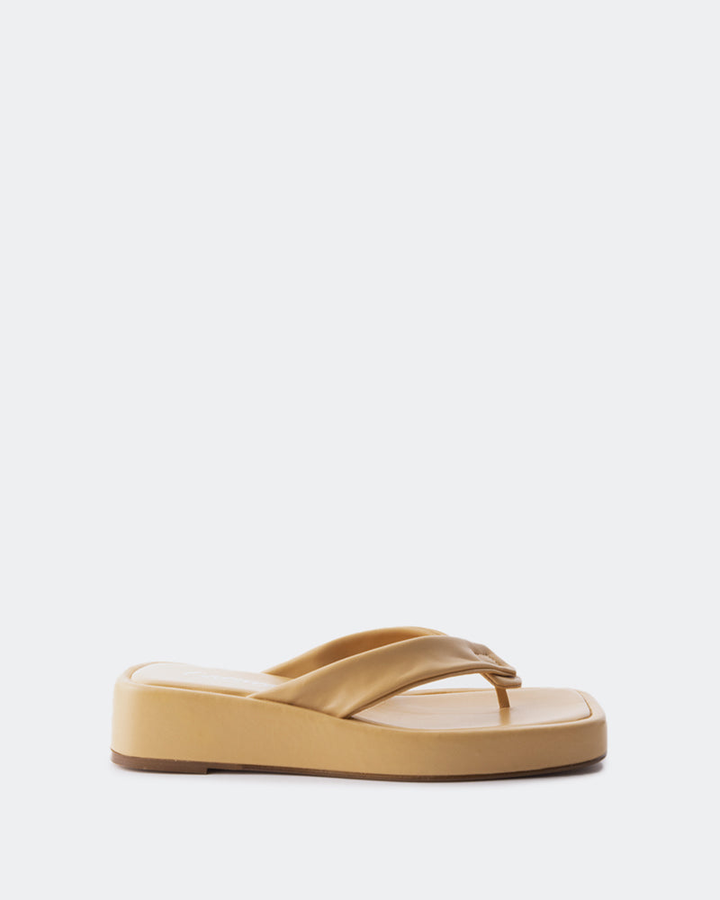 l'intervalle Ismene Chameau Cuir Chameau