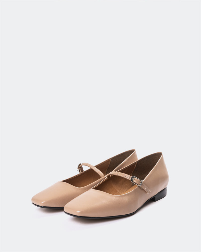 L'intervalle Jaria Nu Cuir Nu