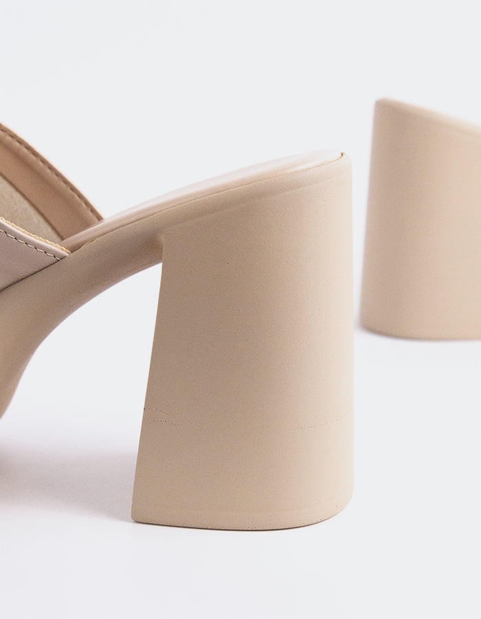 L'intervalle Kalamata Cuir Nu Nu