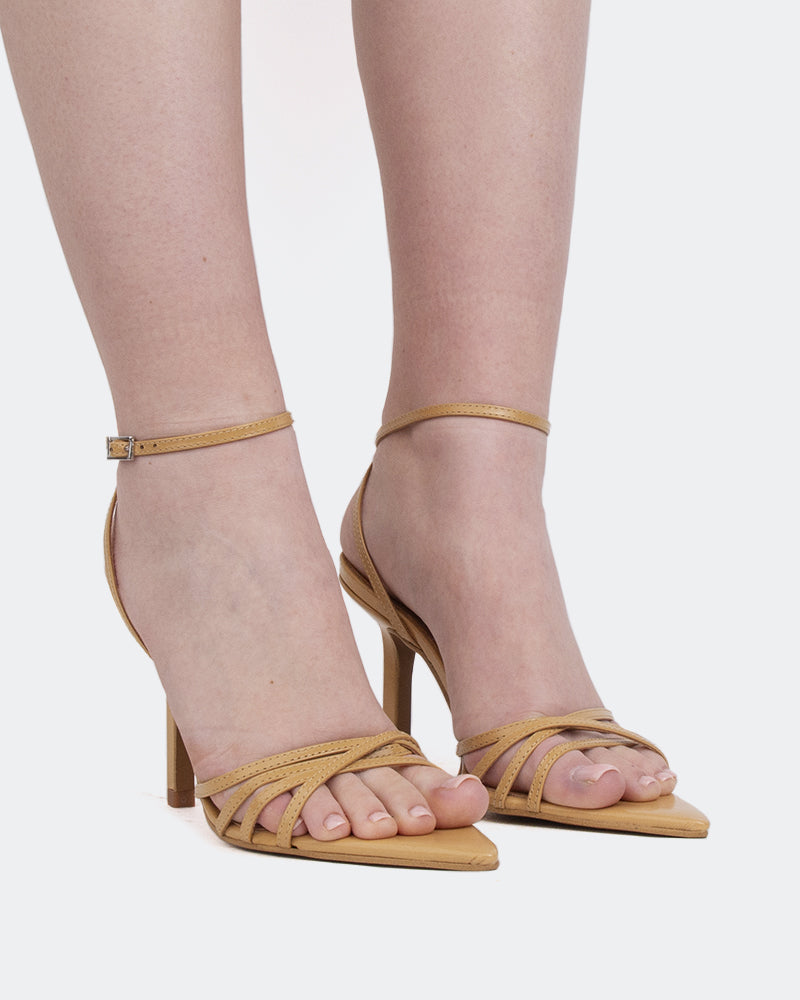 L'intervalle Karlota Beige Naplack Nu