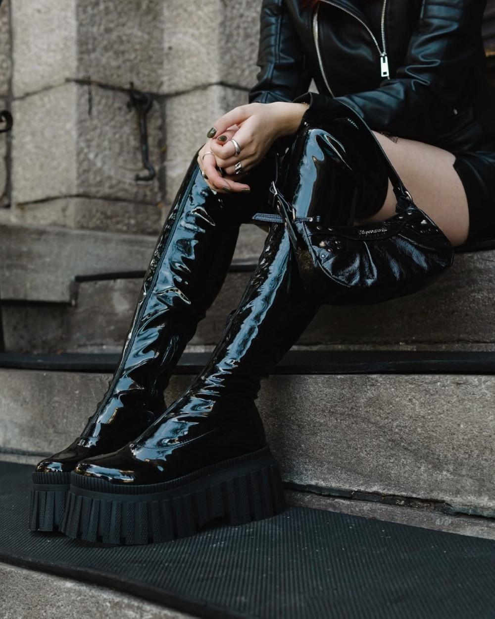 L'intervalle Letar Noir Verni Noir