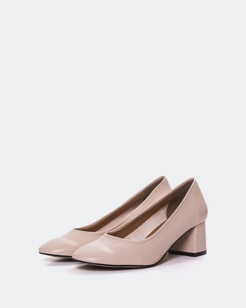 L'intervalle Lisbeth Nu Cuir Nu