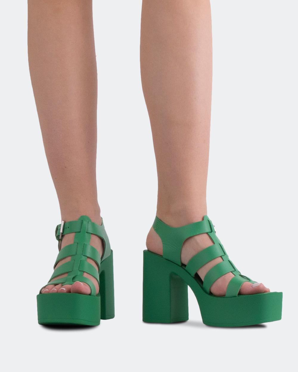 L'intervalle Loup Vert Cuir Vert