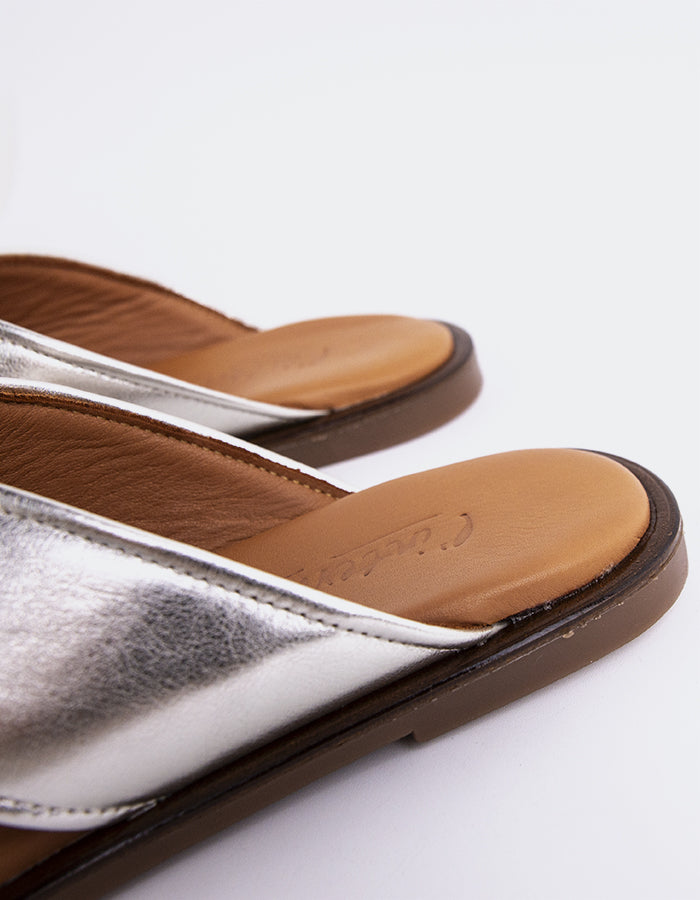 L'intervalle Marigny Argent Métal Argent