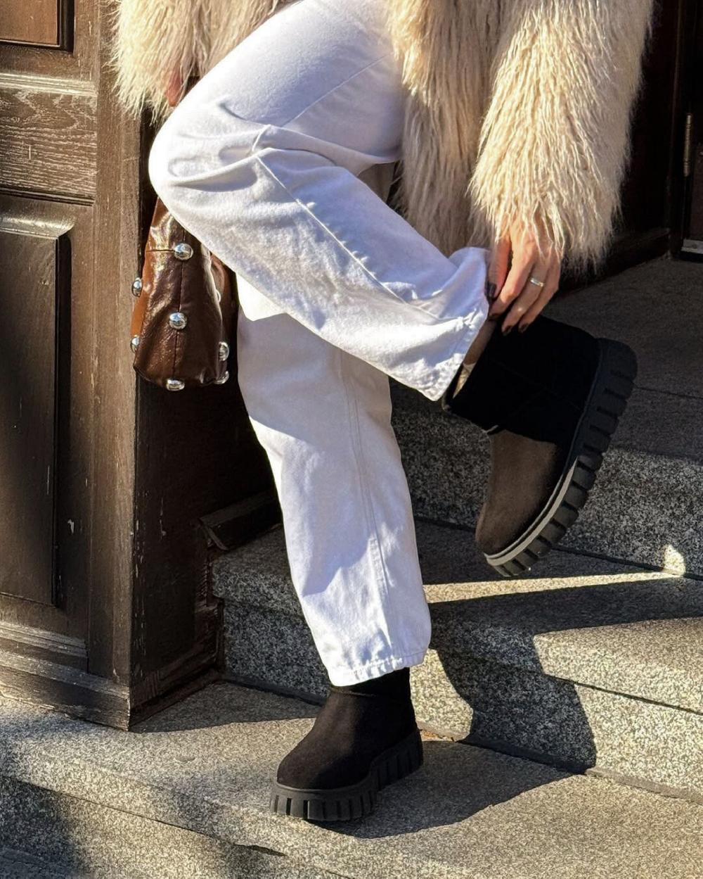 L'intervalle Mortara Noir Suède Noir