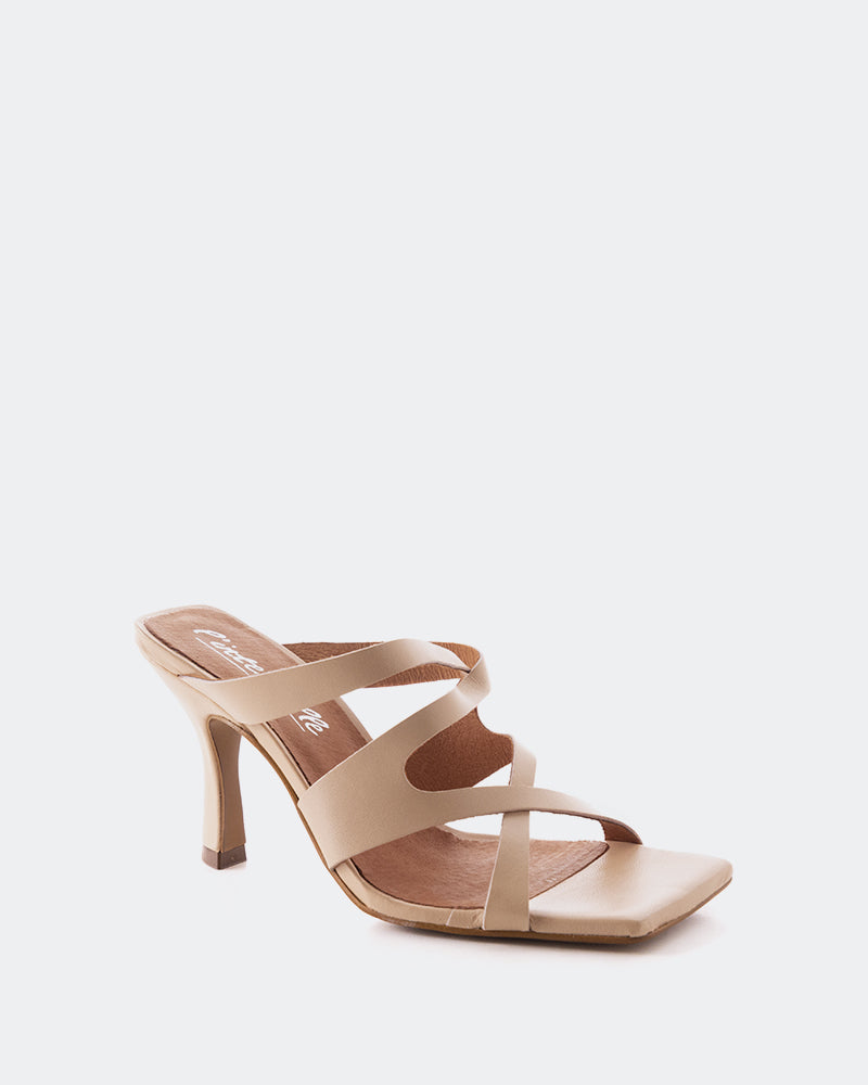 L'intervalle Myrtos Nu Cuir Nu