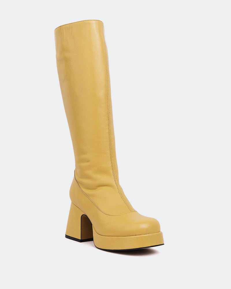 L'intervalle Qanis Nu Cuir Nu