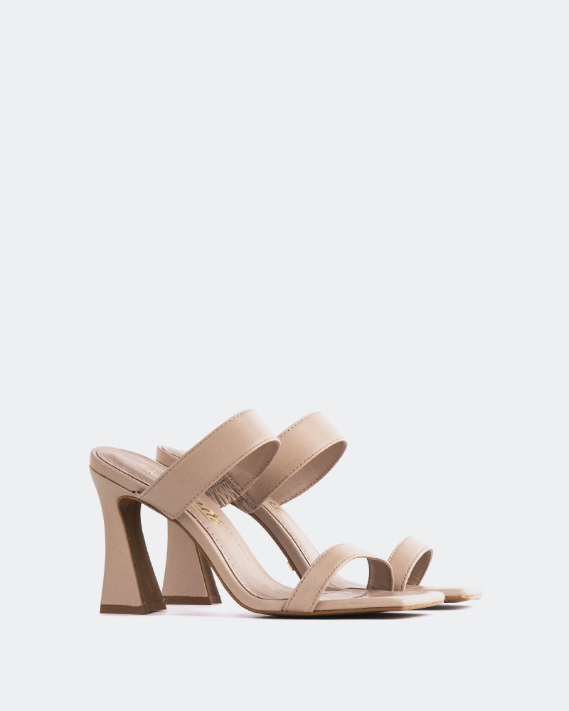 L'intervalle Ricarda Nu Cuir Nu