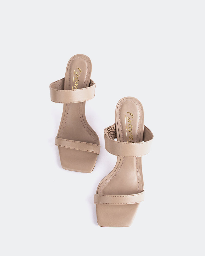 L'intervalle Ricarda Nu Cuir Nu