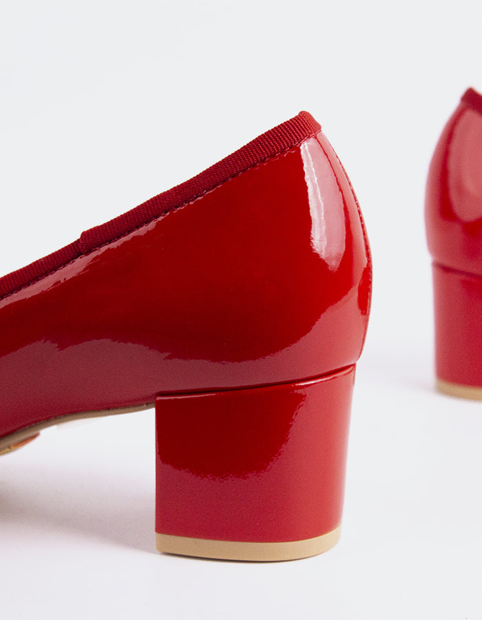 L'intervalle Ruslan Rouge Verni Rouge