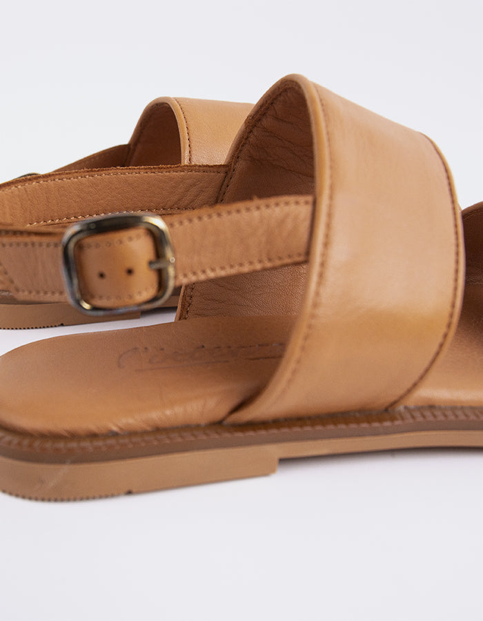 L'intervalle Sauvestre Ocre Cuir Ocre