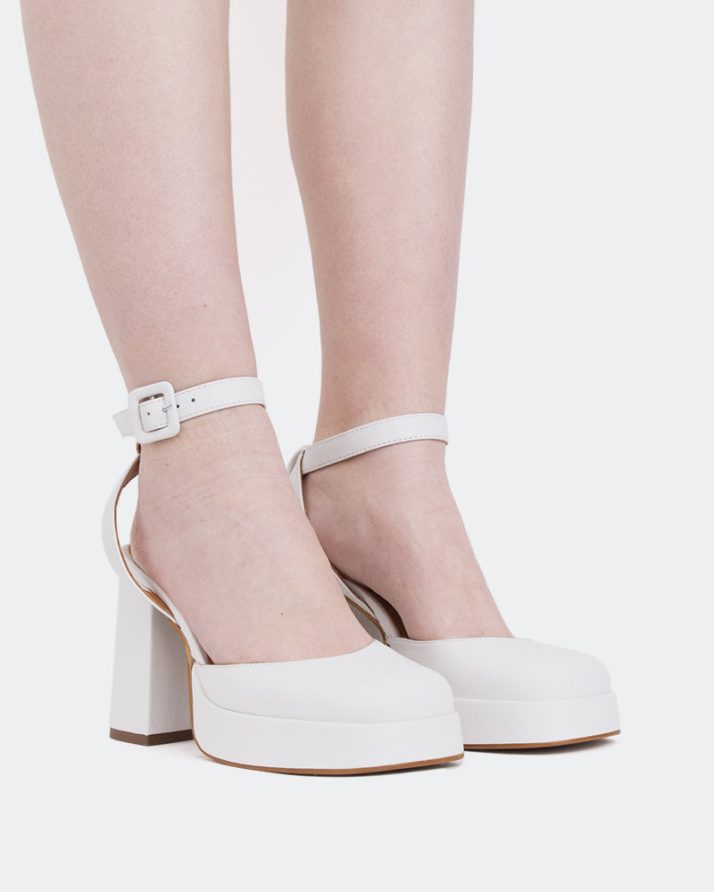 L'intervalle Serre Cuir Blanc Blanc