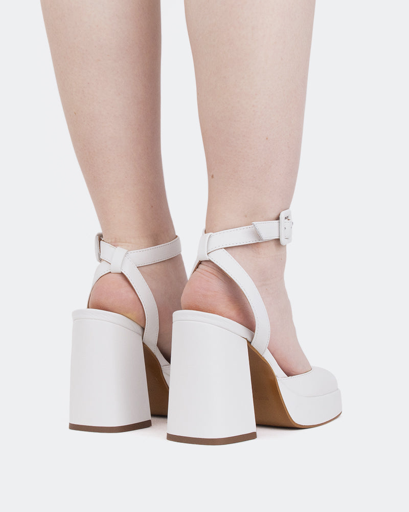 L'intervalle Serre Cuir Blanc Blanc