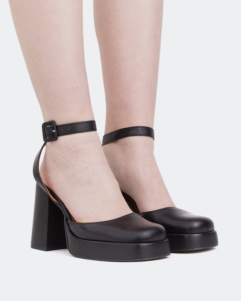 L'intervalle Serre Noir Cuir Noir