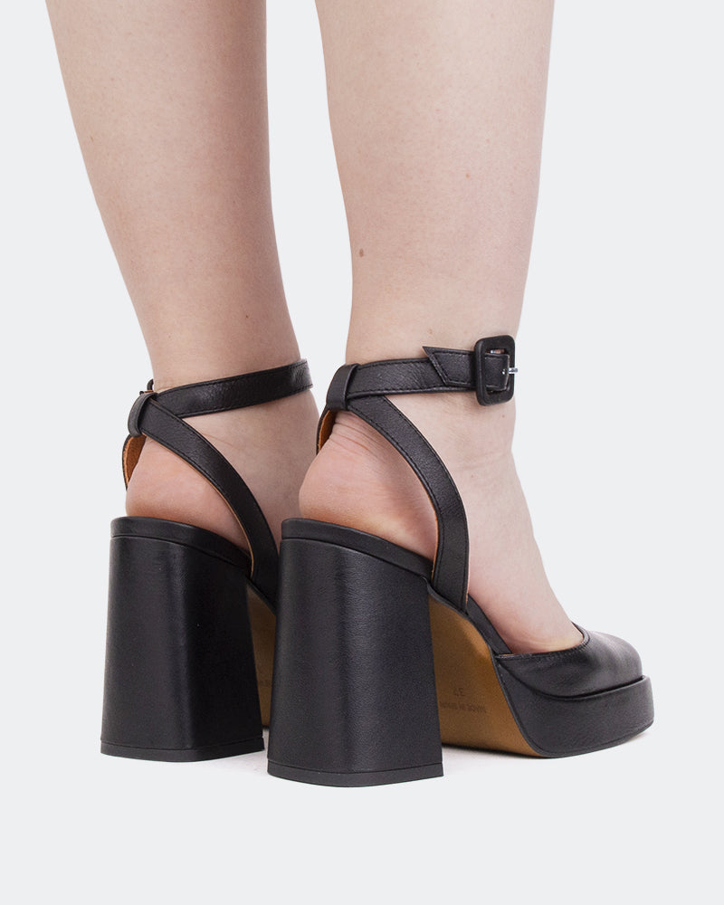 L'intervalle Serre Noir Cuir Noir