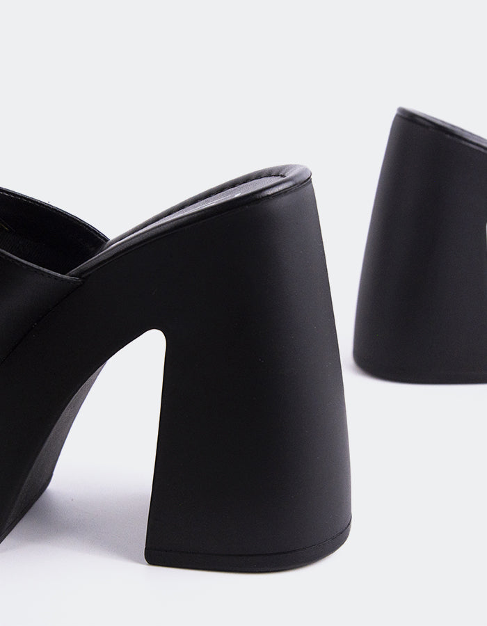 L'intervalle Smyrni Noir Cuir Noir