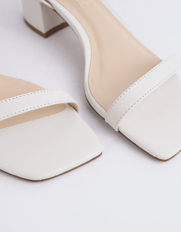 L'intervalle Spirea Blanc Cassé Cuir Blanc