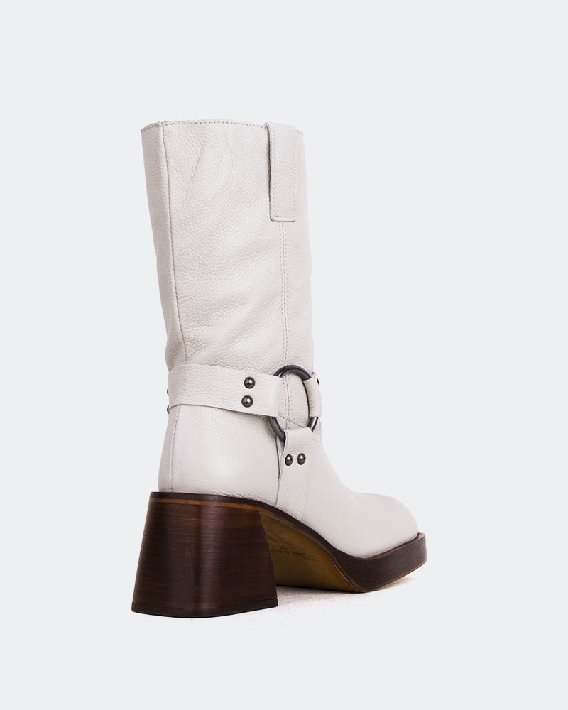 L'intervalle Stade Blanc Cassé Cuir Blanc