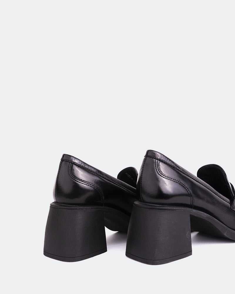 L'intervalle Station Noir Cuir Noir