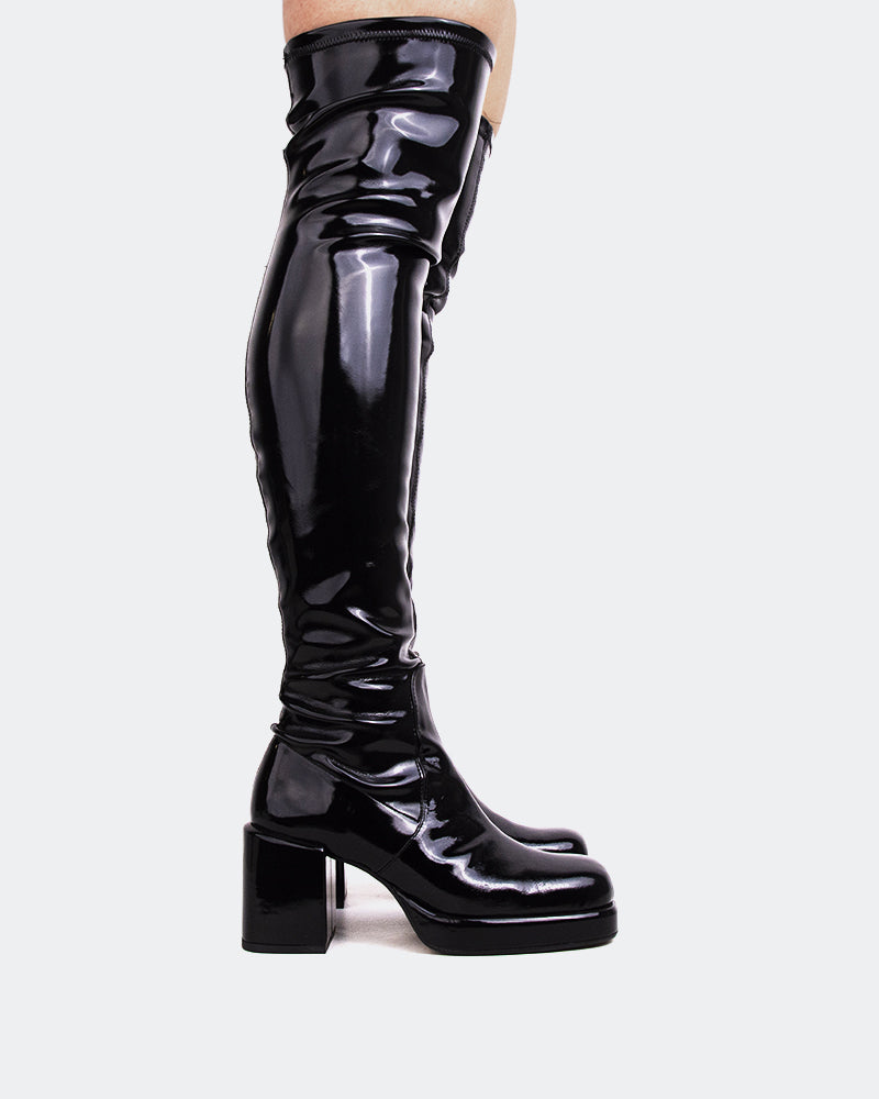 l'intervalle Vrai Noir Verni Noir