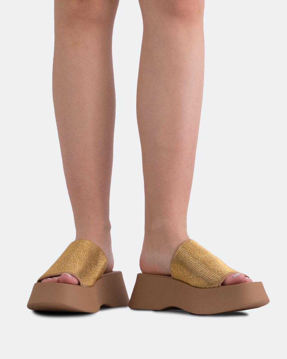 L'intervalle Wixson Nu Strass Nu