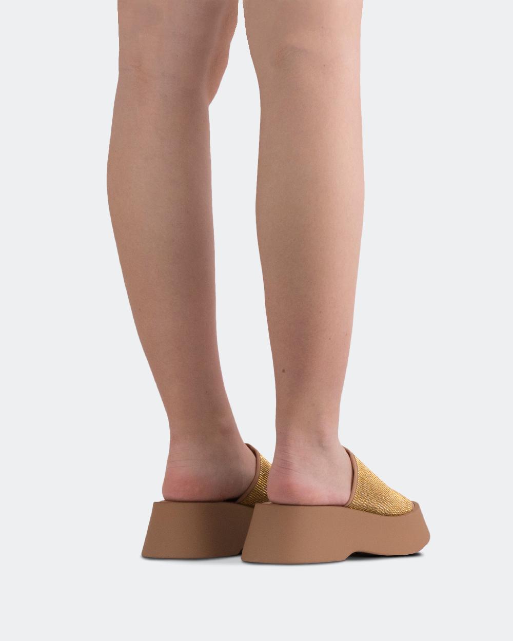 L'intervalle Wixson Nu Strass Nu