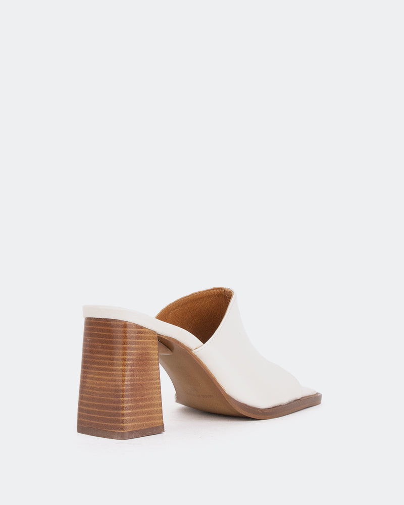 L'intervalle Pier Blanc Cassé Nap./Nap.Blanc Cassé Blanc