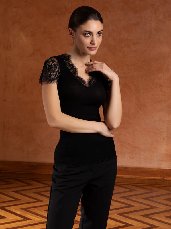 Lise Charmel PLAISIR CARESSETop Bien-être