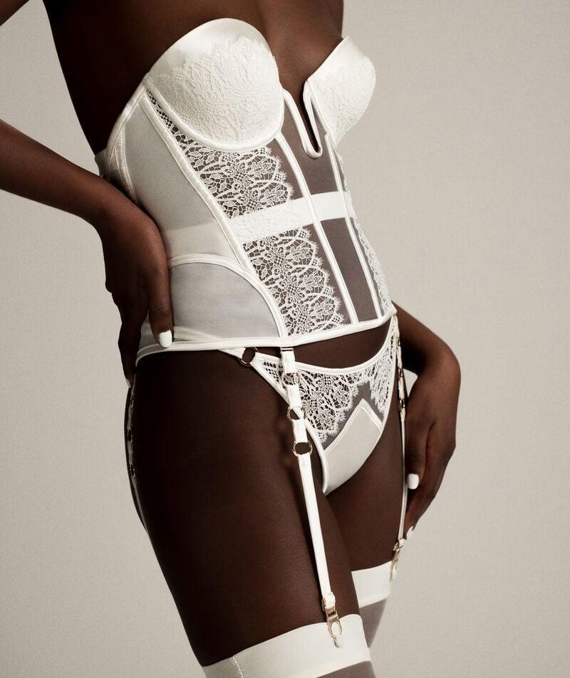 Livy GUÊPIÈRE ABBESSES