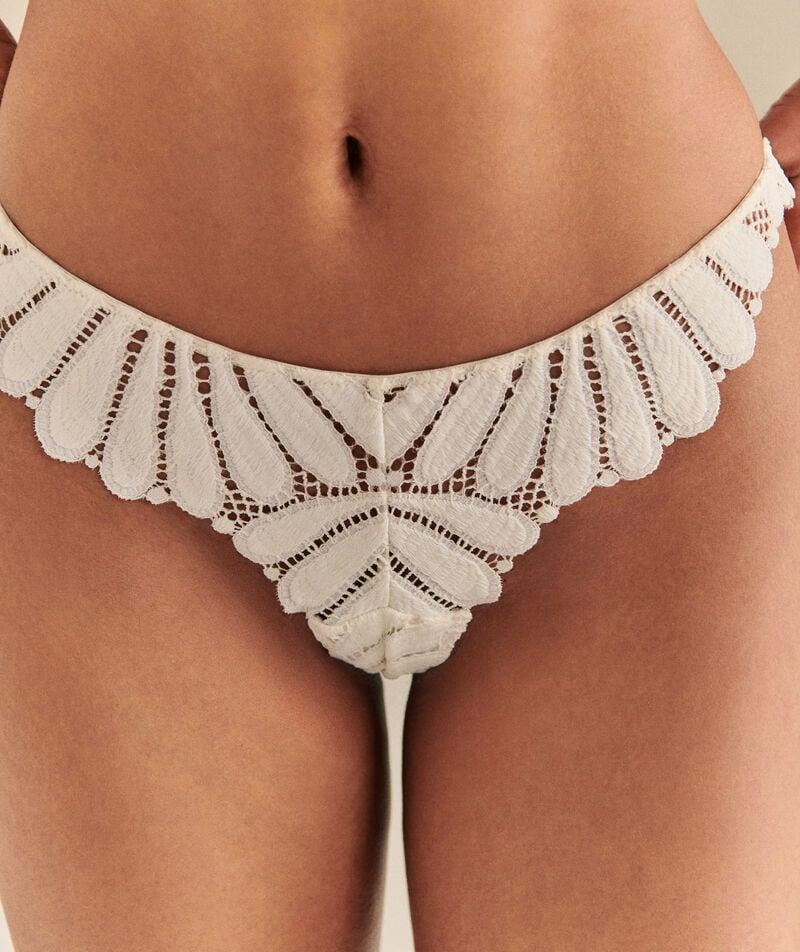 livy TANGA SCOTT AVENUE