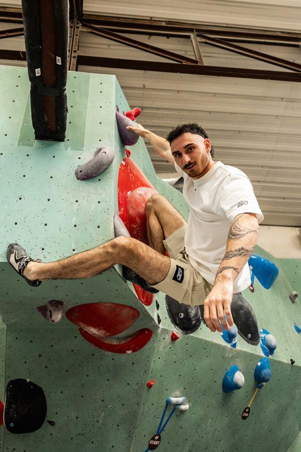 Looking For Wild Short Agnan - Boulder