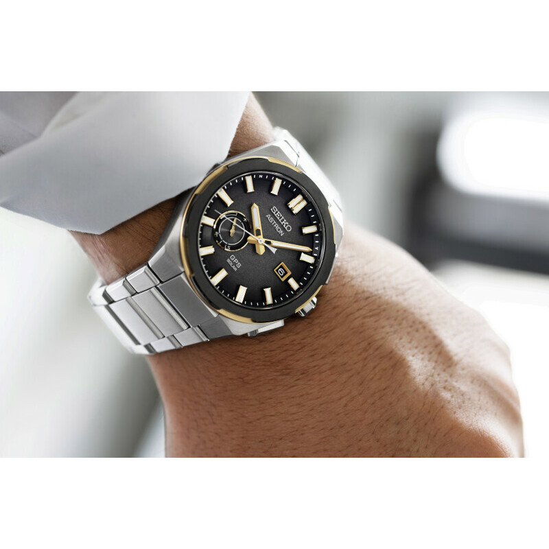Lorus SSJ026J1 Montre ASTRON Quartz GPS Solaire