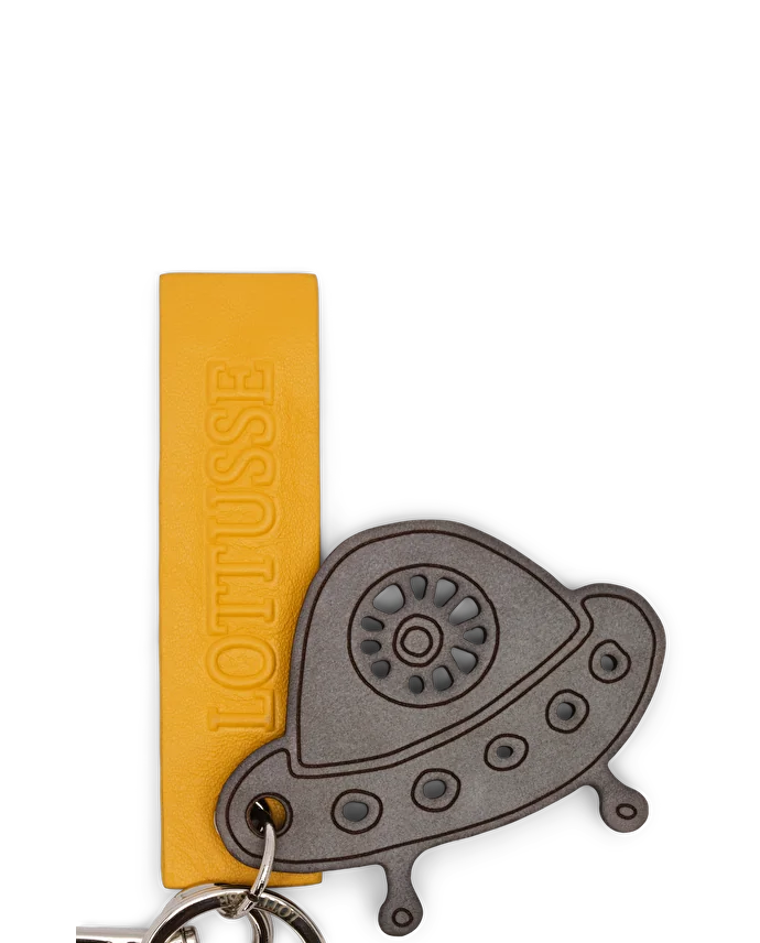 Lottusse Pinya Spaceship Charm