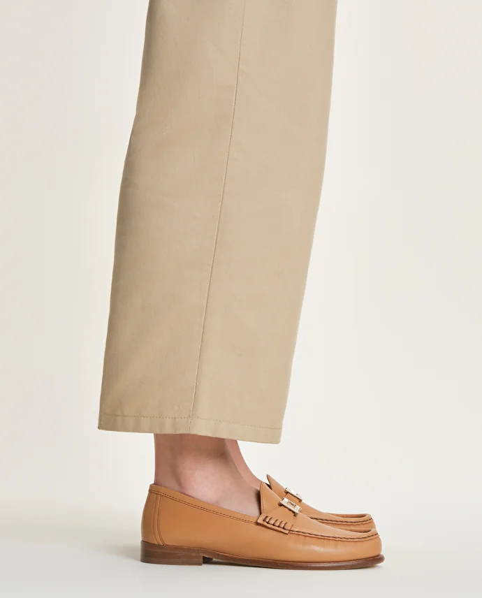 lottusse Mocassins à talons bloc en cuir de veau uni camel