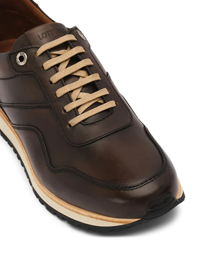Lottusse Sneakers à Lacets Tokyo En Cuir De Veau Moka