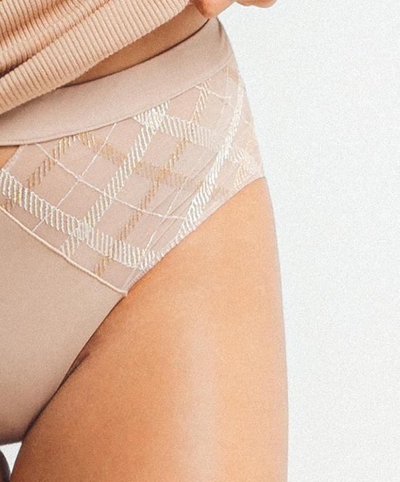 Louisa Bracq Albanach - Boxer