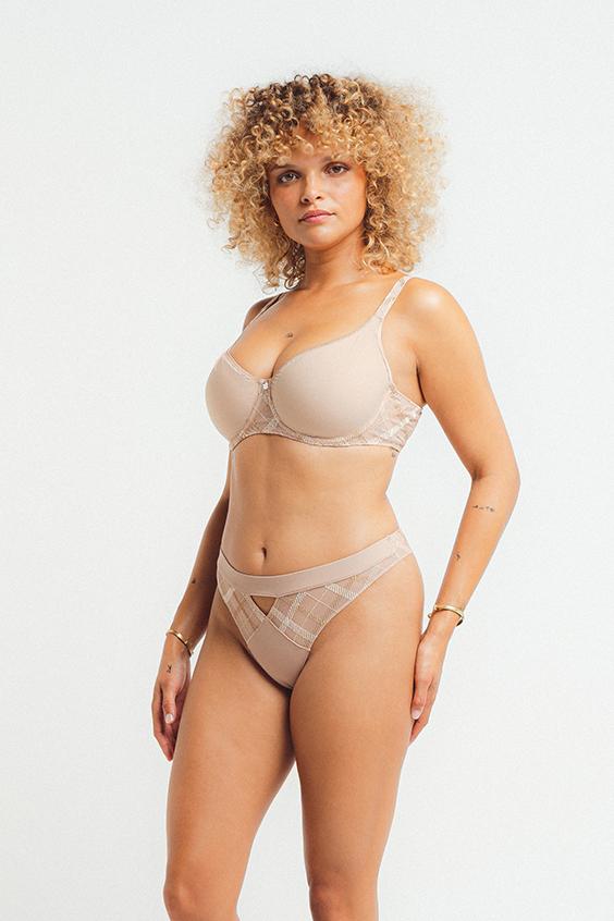 louisa bracq Albanach - String