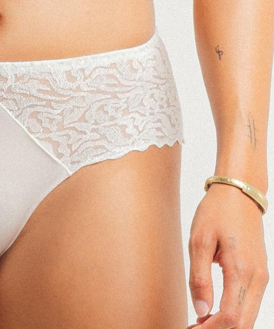 Louisa Bracq ELECTRIC WAVES - Shorty