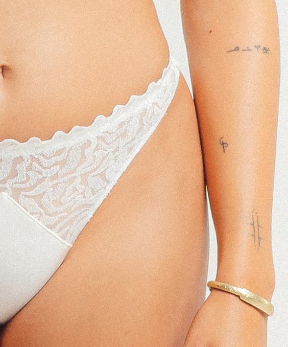 Louisa Bracq ELECTRIC WAVES - String