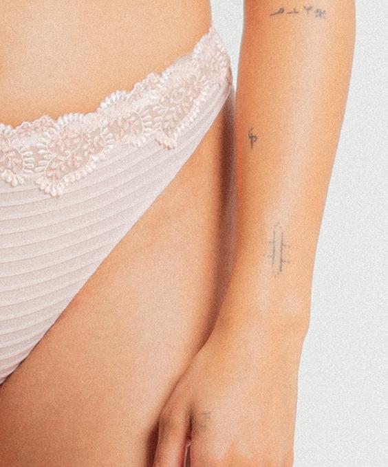 Louisa Bracq ÉLISE - String